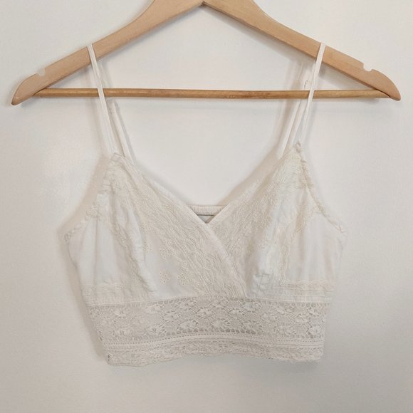 American Eagle Outfitters lace crop top or bralette - Picture 2 of 6
